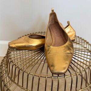 ✨ Vicenza Metallic Gold Flats – Size 8 (EU 39)